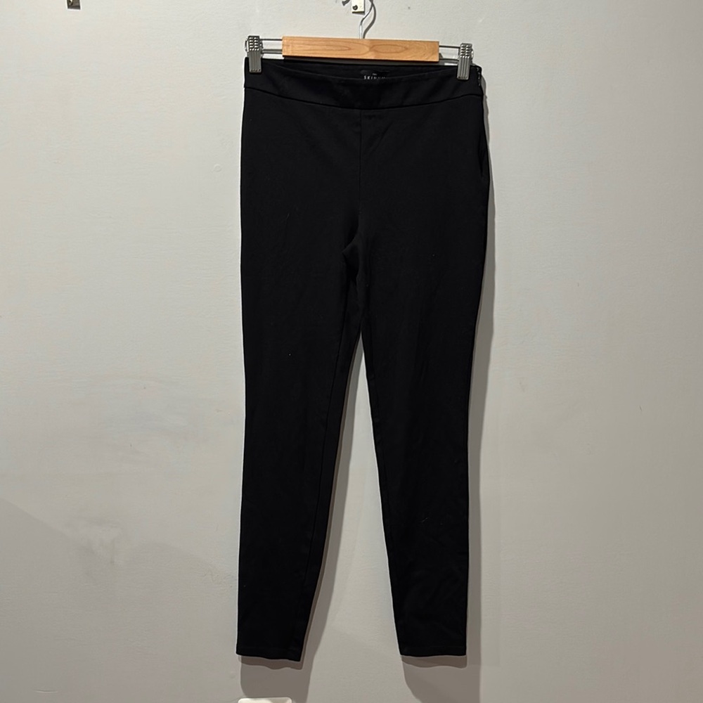 White House Black Market The Skinny Black Stretch Size Zip Pants Size 0